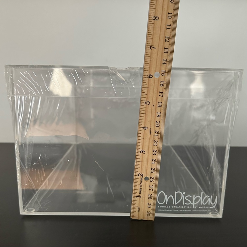 OnDisplay Acrylic Box with Lid - Picture 5 of 8